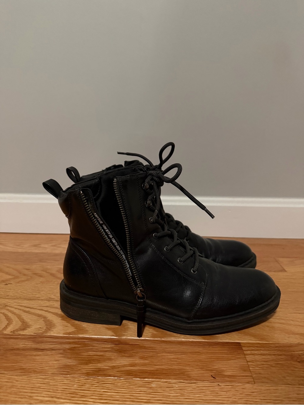 Woman’s Baretraps Black Leather Lace-Up Combat Boots